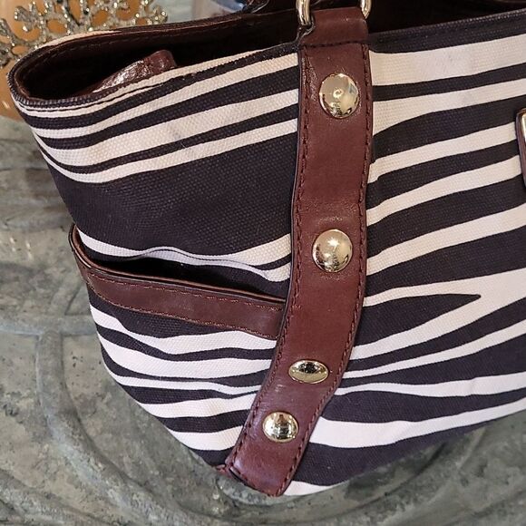 MICHAEL Kors Animal Print Shoulder Bag - Picture 4 of 13